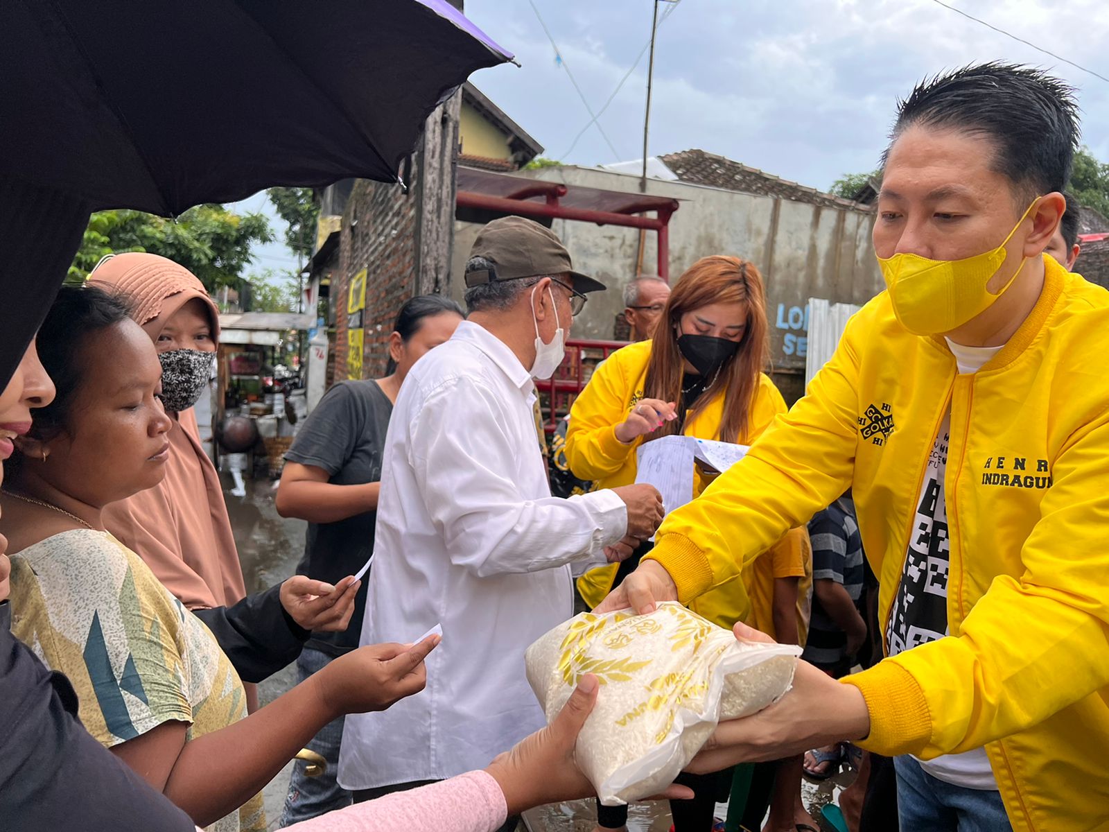 Beras dan minyak adalah masalah masyarakat Solo dan Sukoharjo Henry Indraguna